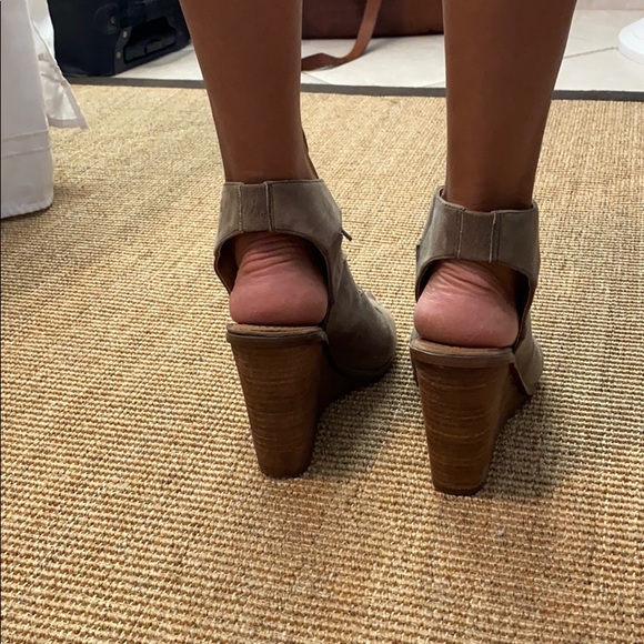 Melrose and Market Wedge Heels - Picture 3 of 3